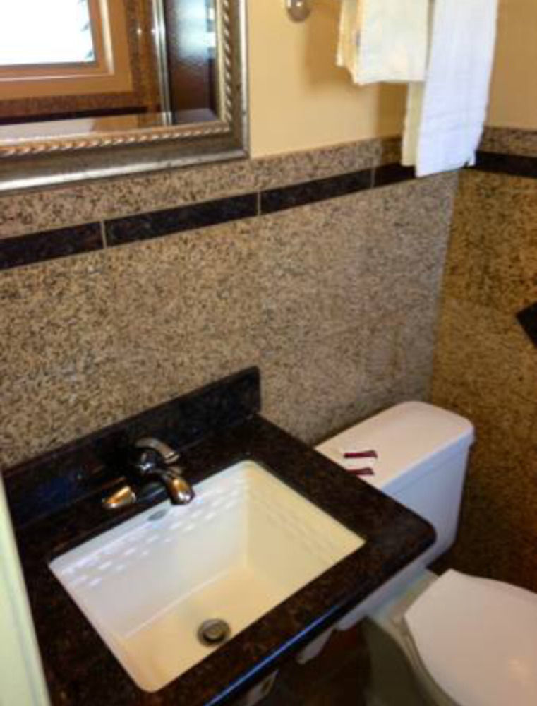 Town & Country Motel Livingston Bagian luar foto