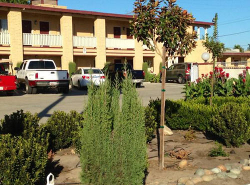 Town & Country Motel Livingston Bagian luar foto