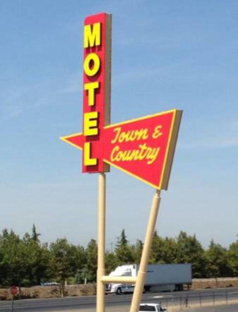 Town & Country Motel Livingston Bagian luar foto